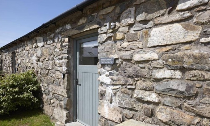 Pistyll Cottage | Stables 3 - a llyn peninsula that sleeps 2 guests in 1 bedroom