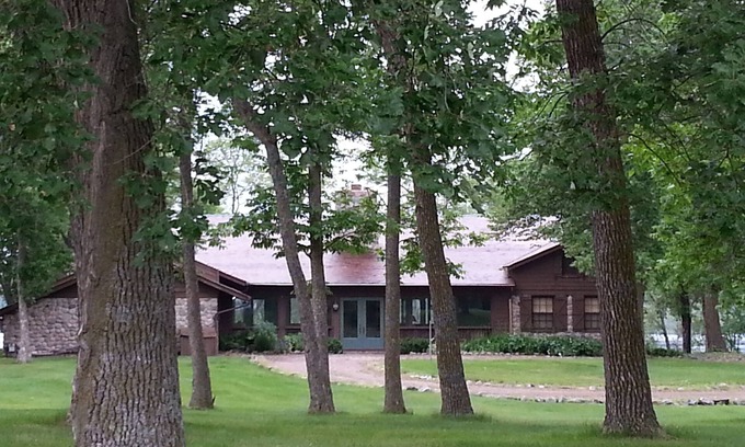Frazee Cabin | Staff meetup!nCouples stay.nFall Color! n1948 Lake LodgenRustic elegancennnnn