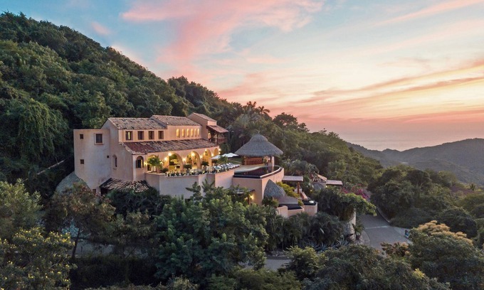 Playa Las Gatas House | Staffed Luxury Villa: 5 Pools, Big Views & Best Chef in Zihua