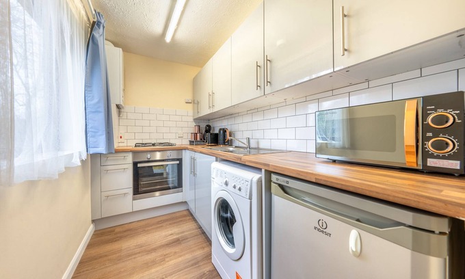 Staines Apartment | Staines Studio Apartment - Heathrow