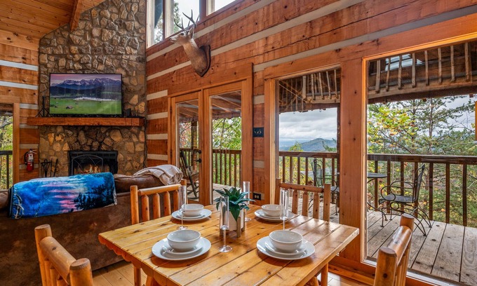 Gatlinburg - Pigeon Forge Cabin | Stairway to Heaven Breathtaking Mountain Views