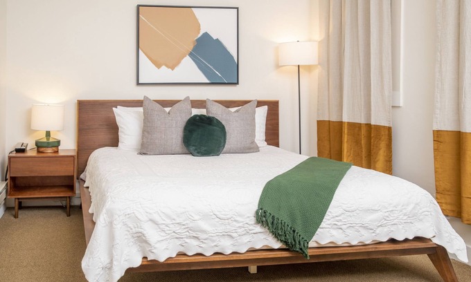 Telegraph Hill Hotel | Standard King Room with Ensuite Bathroom