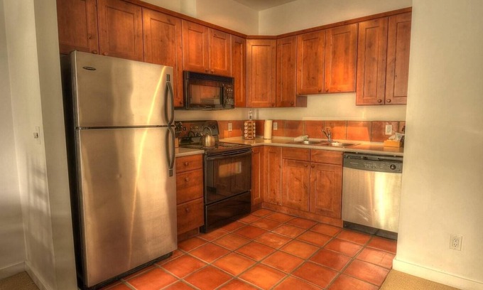 Ucluelet Condo | STANDARD KING SUITE TWO BEDROOM SUITE WITH NO SOAKER TUB ON PATIO
