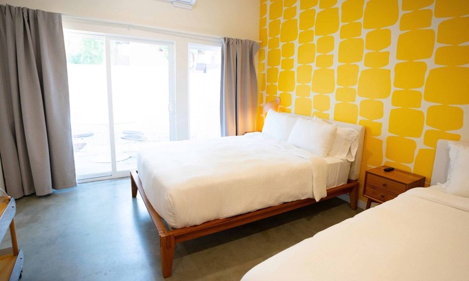 Uptown Design District Apartment | Standard Room, 2 Queen Beds, Kitchenette, Garden View