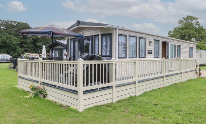 Hopton House | Stanley's Lodge, Foxburrow Hang