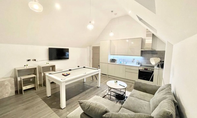 Stanmore Apartment | Stanmore Central -Penthouse Apartment With Terrace