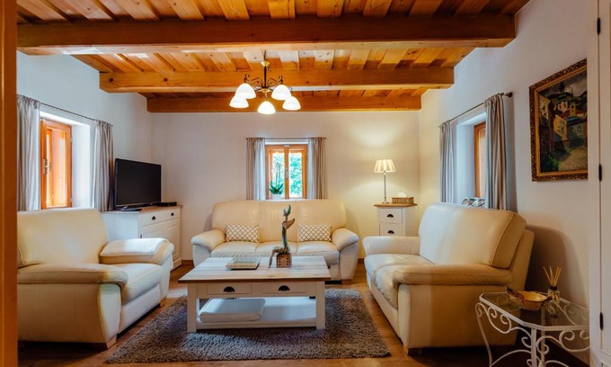 Banska Stiavnica House | Stará mýtnica