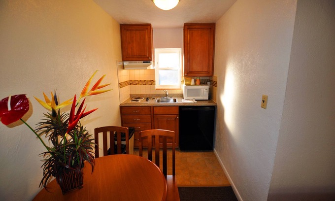Wildwood Hotel | Stardust Motel