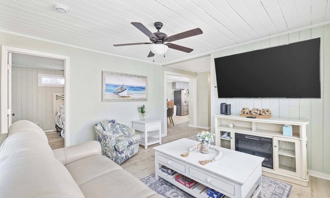 Garden City Villa | Starfish Tails Retreat 3/2 By Beach Star