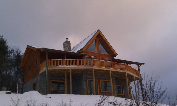 Fleetwood Cabin | Stargazer - Panoramic Long Range Views, Hot Tub, WiFi, 4 Acres