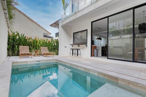 Pecatu Hotel | Stark villas - modern villa with roof top