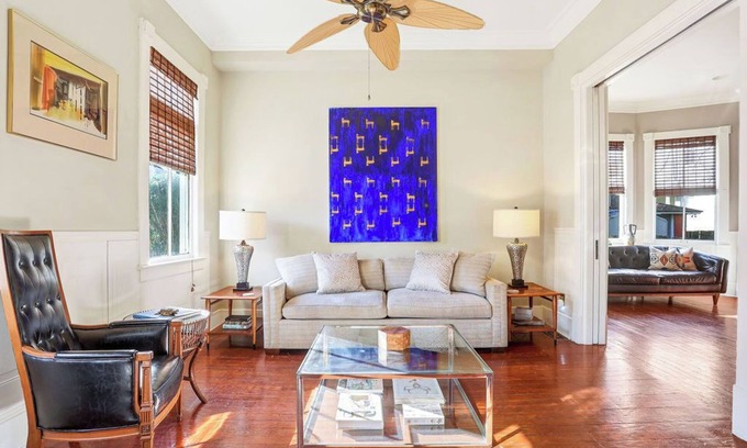 Thomas Square House | Starland District - Spacious 2-Bedroom Haven