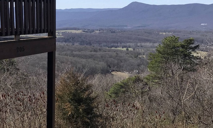 Rileyville Cabin | Starlit view log cabin with 30 mile views close to National Park and Luray