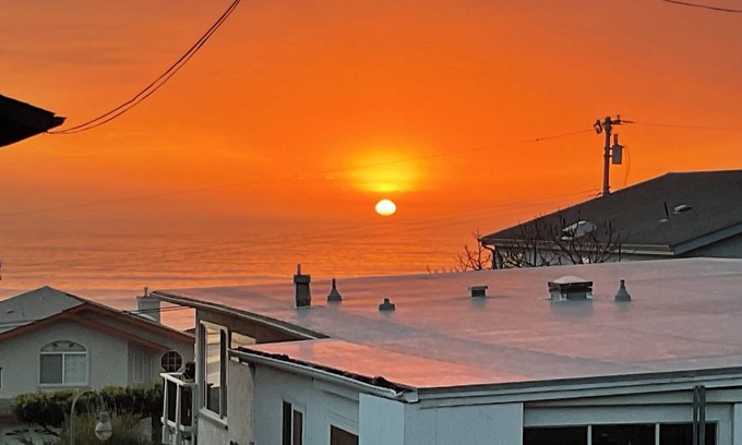Cayucos House | StarLitSands - Comfortable 2-bed house in Cayucos, view of Morro Rock and Ocean
