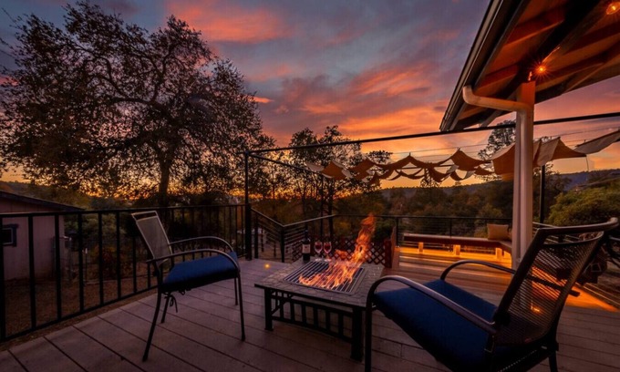 Oakhurst Cabin | Starry Night Cabin at Sky Ranch