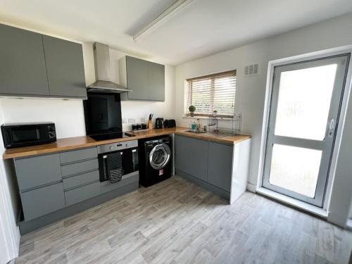 Colchester House | Starview Apartment - Hawthorne
