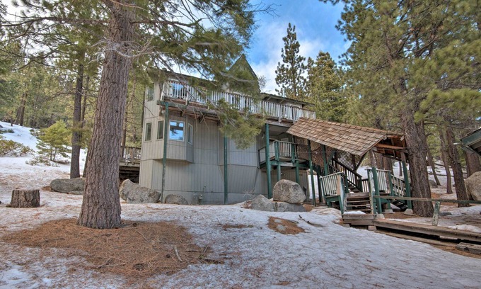 Tahoe Village Cabin | Stateline Ski House: Walk to Boulder Lift!