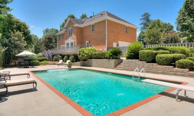 Evans House | Stately colonial minutes from Augusta National golf course w/pool, movie theatre