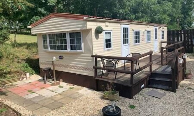 Cuddesdon House | Static Mobile home set in our 20 acres of farmland