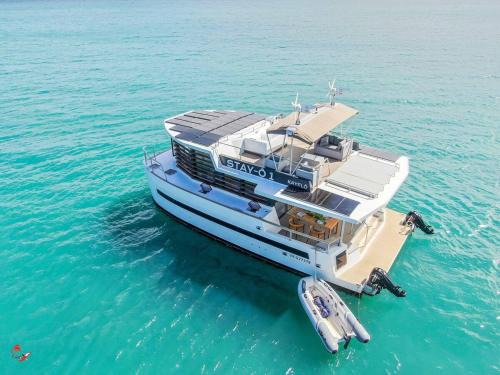 Tartane Boat Rental | STAY-Ô Lodge - Maison-bateau