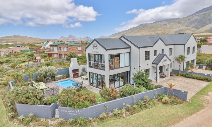 Betty's Bay House | Stay At Friends