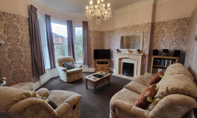 Southport House | STAY - at Southport Holiday Home - sleeps 6