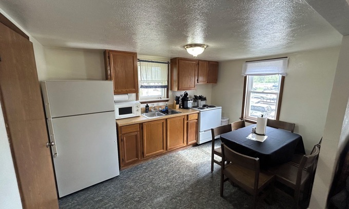 Gypsum Apartment | Stay at this Port Clinton guest unit w/boat/trailer parking & plug in, AC, WiFi!