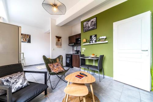 Tourcoing Apartment | Stay Cosy Lille I Tourcoing - Appartement - Hypercentre - Parking securise - Wifi - Netflix - Cuisine