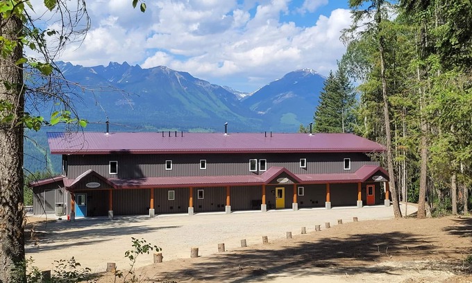 Golden House | Stay Golden - sleeps 30