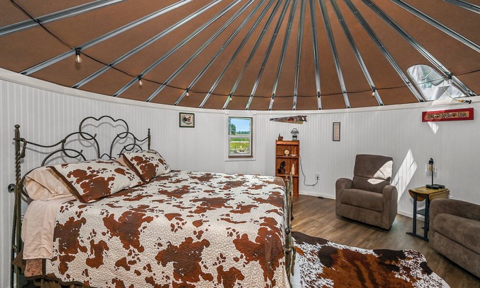 Kuna House | Stay in a Real Silo Cozy Loft + Electric Fireplace + Full Bath Near Boise