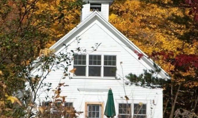 Wolcott House | Stay in a Renovated 1900s-era Vermont Schoolhouse with Sweeping Mountain Views