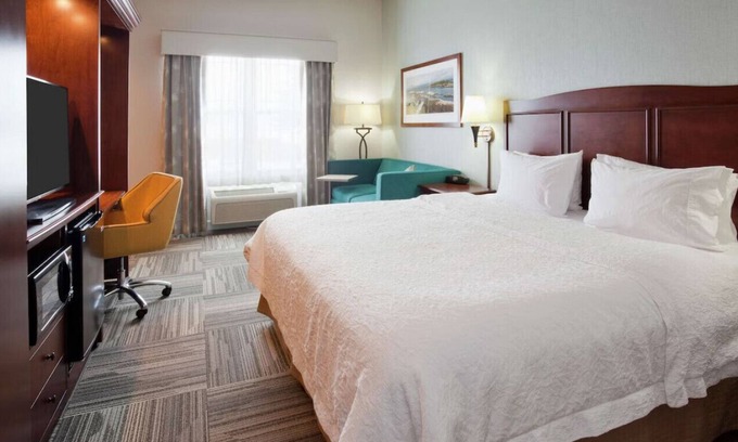 Canal Park House | Stay in a Retreat with Superb Amenities