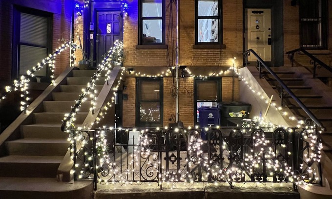 The Waterfront Apartment | Stay in the heart of Historic Downtown!