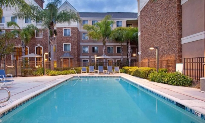 Sorrento Valley House | Stay in the Heart of Old Town San Diego! Free Breakfast, Pool, Pets Allowed!