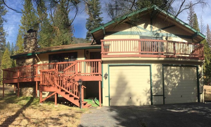 North Wawona House | Stay Inside Yosemite National Park! No separate park reservation required.