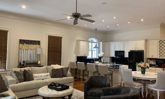 Oxford House | Stay like a Local! Historic district