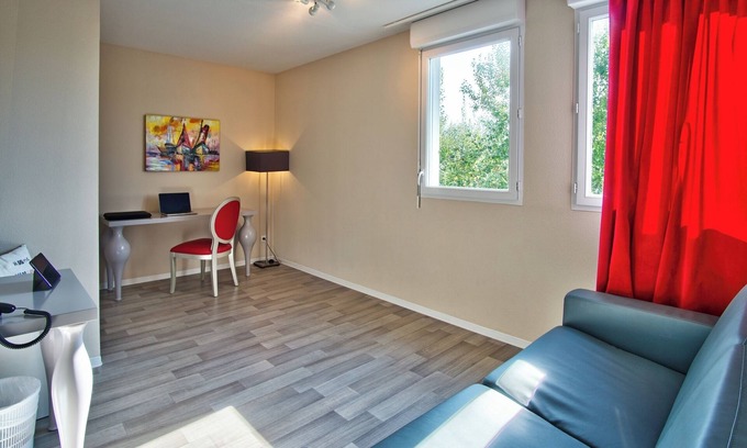 Mouguerre Hotel | Stay Near Square Lafayette! 2 Family-Friendly Units with FREE Private Parking