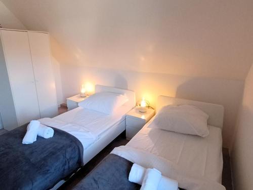 Liesborn Apartment | Stay Nest Komfort Ferien- und Monteurwohnungen Küche-Garten