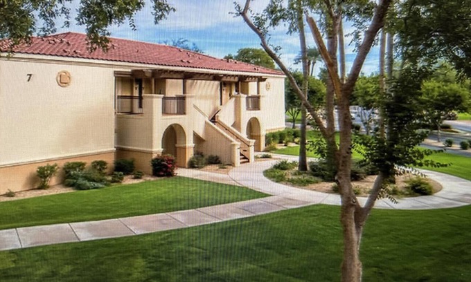 South Mountain Apartment | Stay & Play