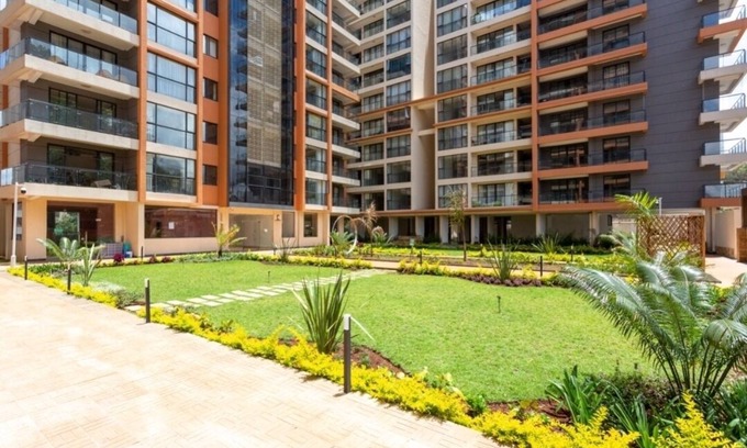 Thompson Estate Apartment | Stay.Plus Splash of Glam Lavington