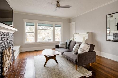Belmont Apartment | Stay Portland - Comfy SE Portland Apartment - Great Eats & Bars