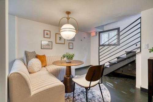 Nob Hill Apartment | Stay Portland - Luxury Living on NW 23rd Ave, Walk Score 99