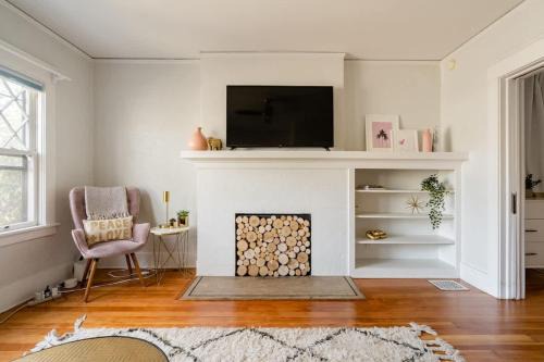 Belmont Apartment | Stay Portland - Sunnyside Wonderland- Coffee Shops, Bars & Parks