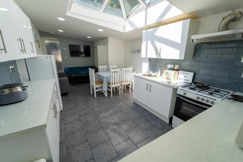 Selly Oak Apartment | STAY SA Spacious studios next to UOB and 10min to the City!