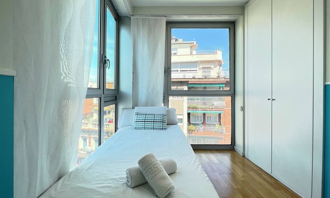 El Camp de l'Arpa del Clot Apartment | Stay U-nique Apartments Degà Bahí