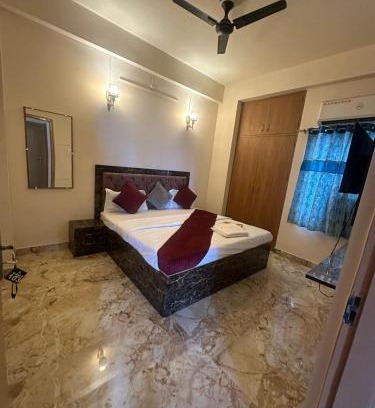 Sigra Hotel | Stay Vinayak - Soul of Kashi