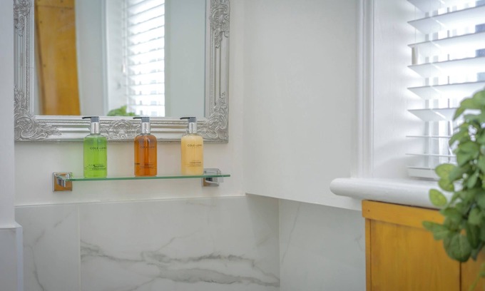 West Derby Apartment | Stay where it all began for The Beatles!