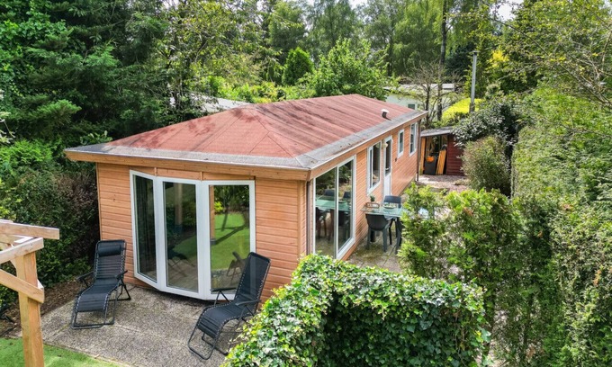 Voorthuizen Cabin | Stay With Private Hottub/Sauna