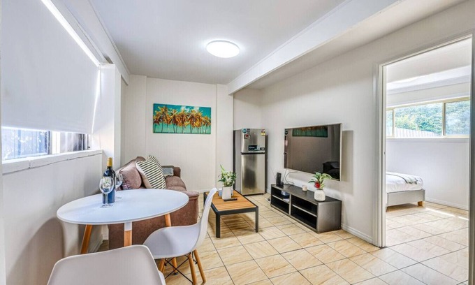 Malvern East House | StayAU Cozy 1BR Living Space Near Chadstone