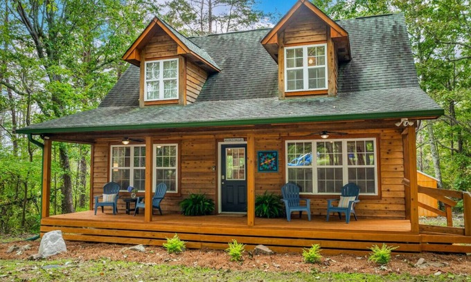 Mentone Cabin | "Stayawhile" - Private, Hot Tub & Game Room